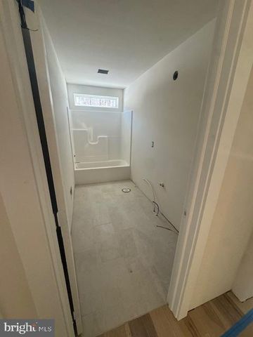 2075 FLINT HILL RD, Coopersburg, PA 18036