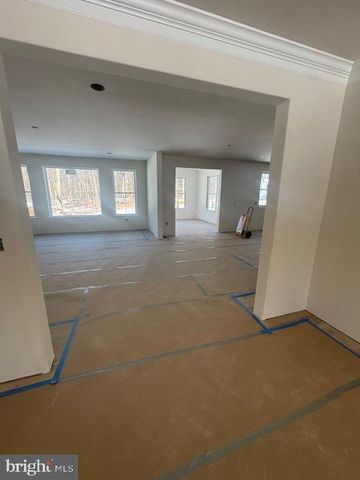 2075 FLINT HILL RD, Coopersburg, PA 18036