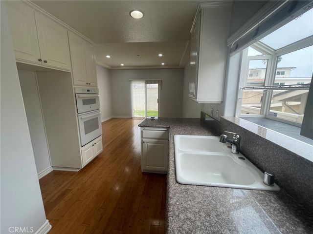 413 N Elena Avenue C, Redondo Beach, CA 90277