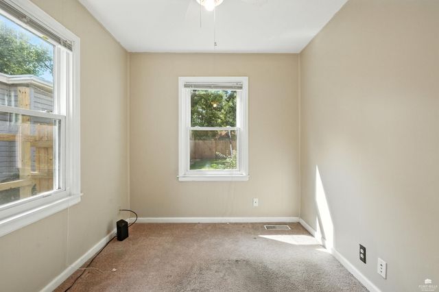 1109 Pierre Street, Manhattan, KS 66502