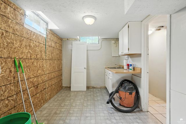 1109 Pierre Street, Manhattan, KS 66502