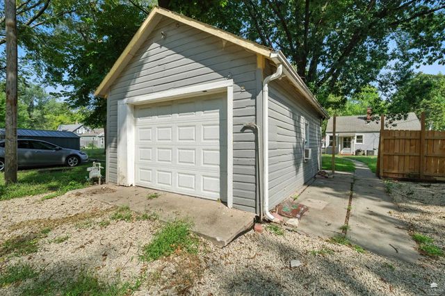 1109 Pierre Street, Manhattan, KS 66502