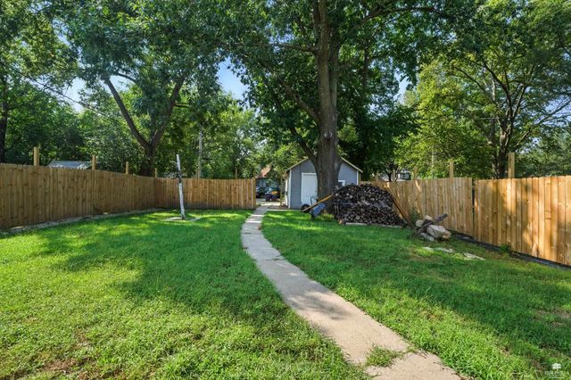 1109 Pierre Street, Manhattan, KS 66502