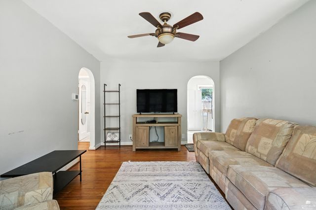 1109 Pierre Street, Manhattan, KS 66502