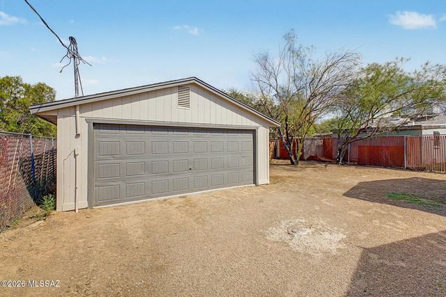 3320 N Tucson Boulevard, Tucson, AZ 85716