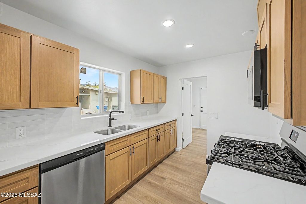 3320 N Tucson Boulevard, Tucson, AZ 85716