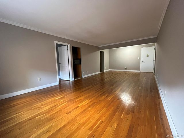 101 Jackson Avenue 2G, Mineola, NY 11501