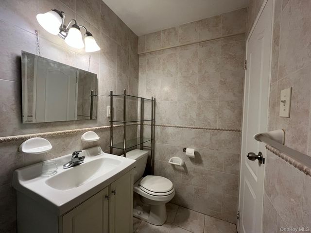 101 Jackson Avenue 2G, Mineola, NY 11501