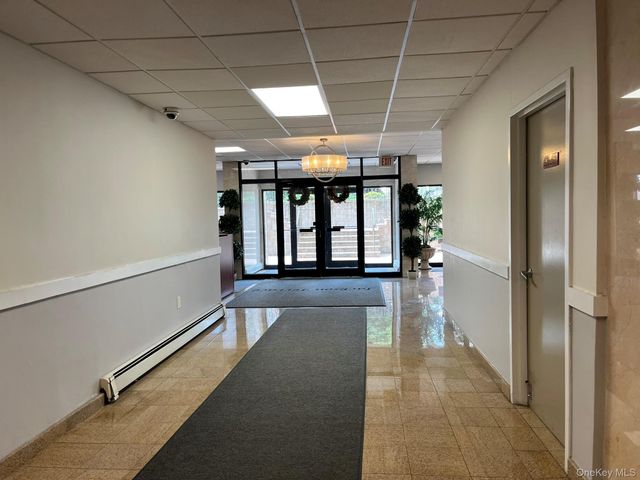 101 Jackson Avenue 2G, Mineola, NY 11501