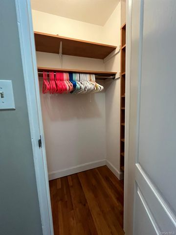 101 Jackson Avenue 2G, Mineola, NY 11501