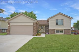 2061 Michael Drive, Sterling Heights, MI 48310