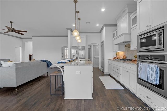 201 W 128th Place S, Jenks, OK 74037