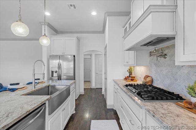 201 W 128th Place S, Jenks, OK 74037