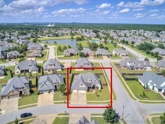 201 W 128th Place S, Jenks, OK 74037