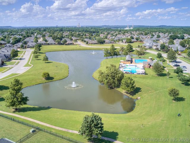 201 W 128th Place S, Jenks, OK 74037