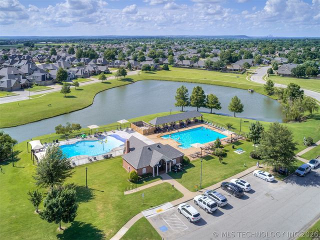 201 W 128th Place S, Jenks, OK 74037
