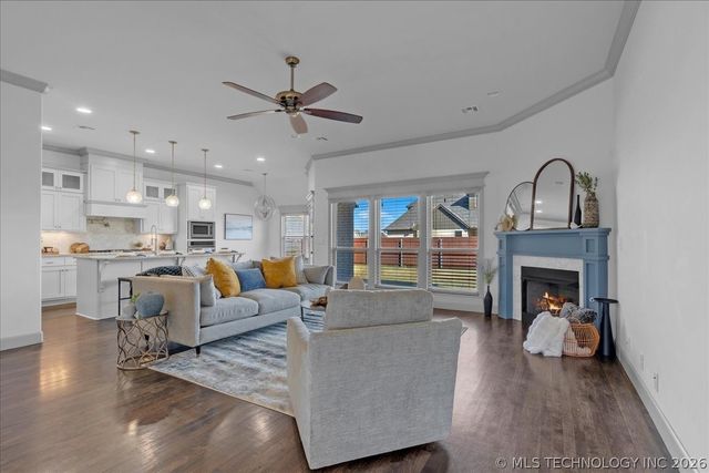 201 W 128th Place S, Jenks, OK 74037