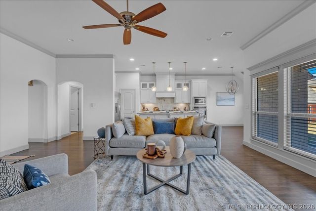 201 W 128th Place S, Jenks, OK 74037