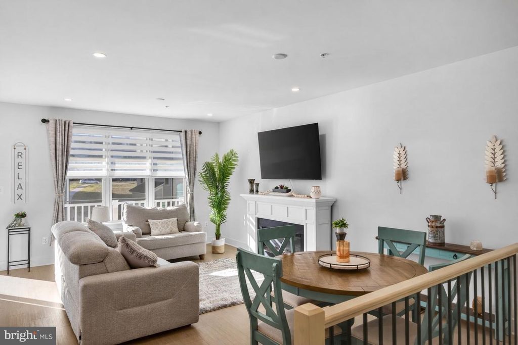 Image 14 of property listing at 14928 SWAT ST #1, Rockville, MD 20850