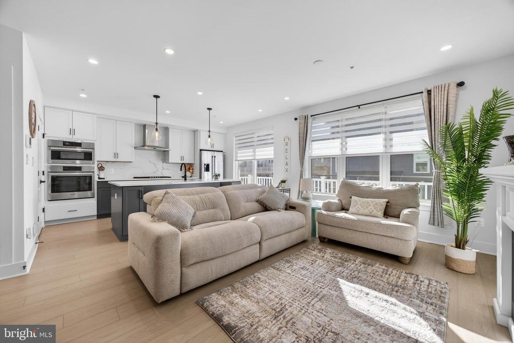 Image 19 of property listing at 14928 SWAT ST #1, Rockville, MD 20850