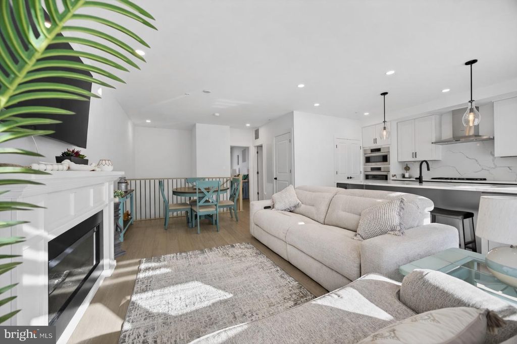 Image 21 of property listing at 14928 SWAT ST #1, Rockville, MD 20850