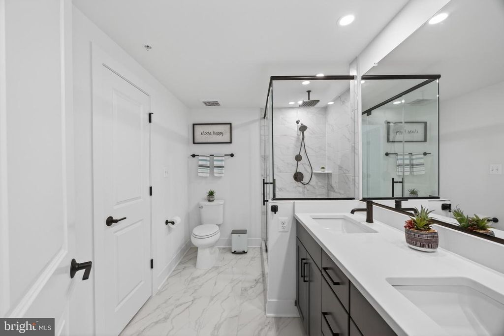 Image 33 of property listing at 14928 SWAT ST #1, Rockville, MD 20850