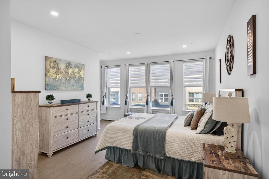 Image 37 of property listing at 14928 SWAT ST #1, Rockville, MD 20850