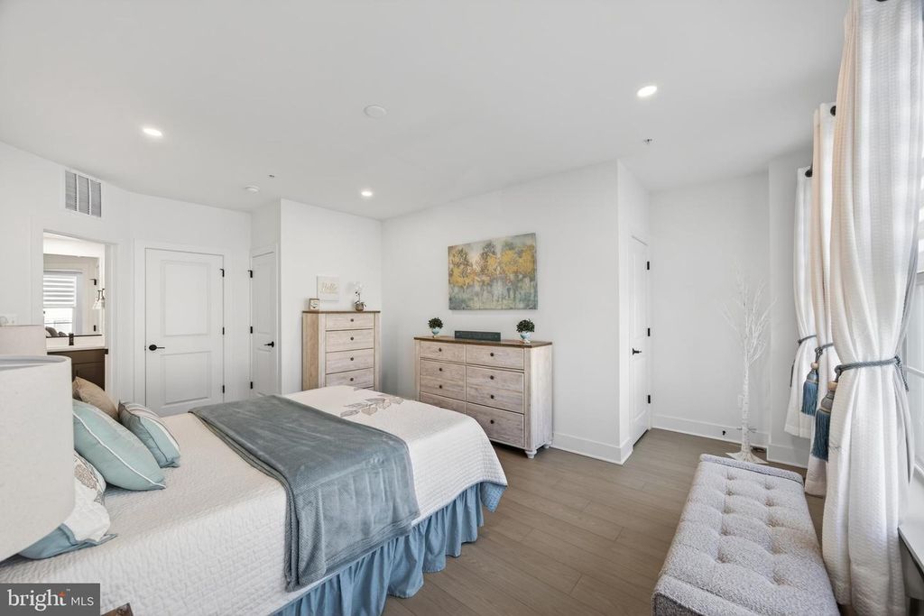 Image 38 of property listing at 14928 SWAT ST #1, Rockville, MD 20850