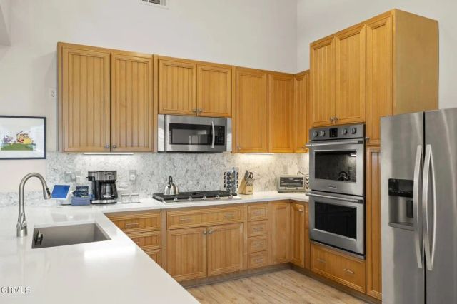 121 Los Angeles Avenue, Oxnard, CA 93035