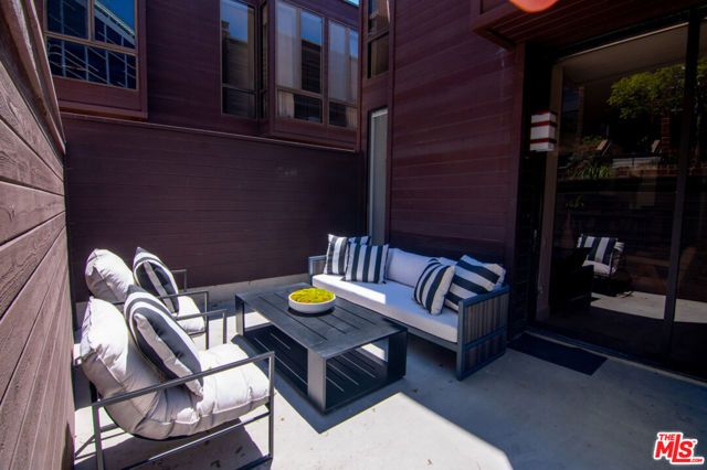 1033 Carol Drive T13, West Hollywood, CA 90069