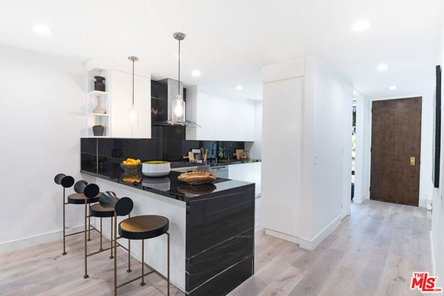 1033 Carol Drive T13, West Hollywood, CA 90069