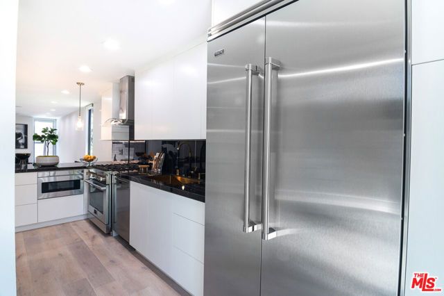 1033 Carol Drive T13, West Hollywood, CA 90069