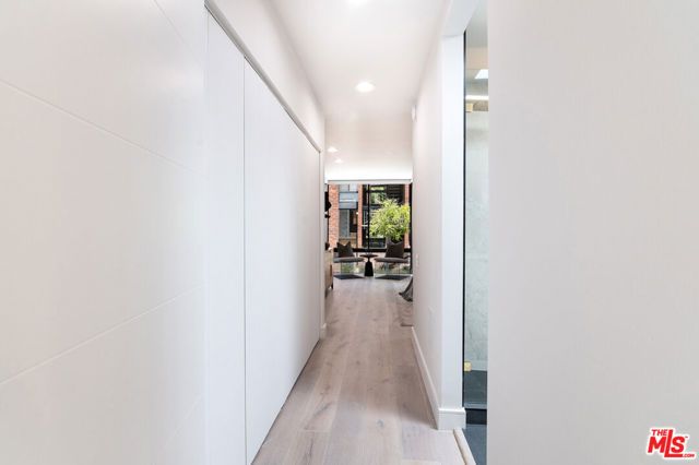 1033 Carol Drive T13, West Hollywood, CA 90069