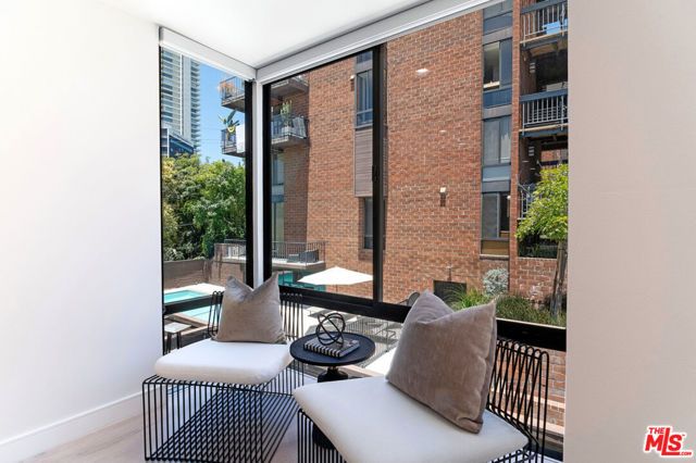 1033 Carol Drive T13, West Hollywood, CA 90069