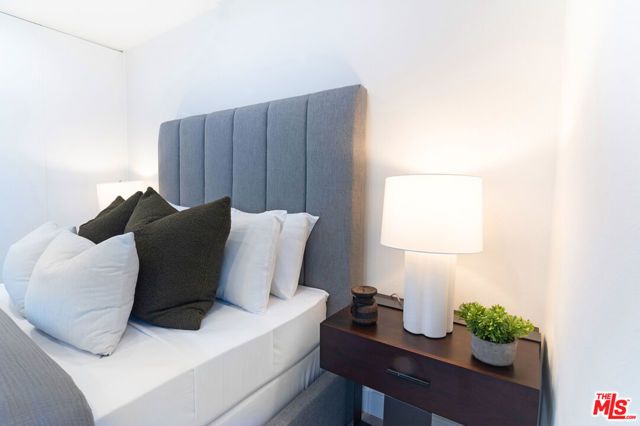 1033 Carol Drive T13, West Hollywood, CA 90069