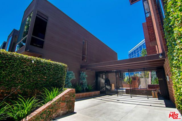 1033 Carol Drive T13, West Hollywood, CA 90069