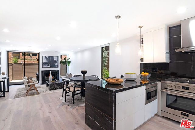 1033 Carol Drive T13, West Hollywood, CA 90069