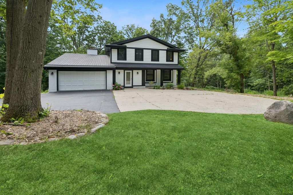 N2781 Wildwood DRIVE, Lake Geneva, WI 53147