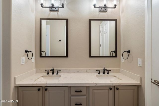 39927 N LONG LANDING Court, Anthem, AZ 85086