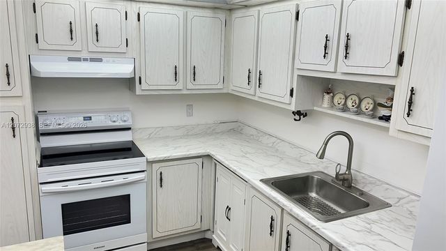 1200 Saint Charles Place 209, Pembroke Pines, FL 33026