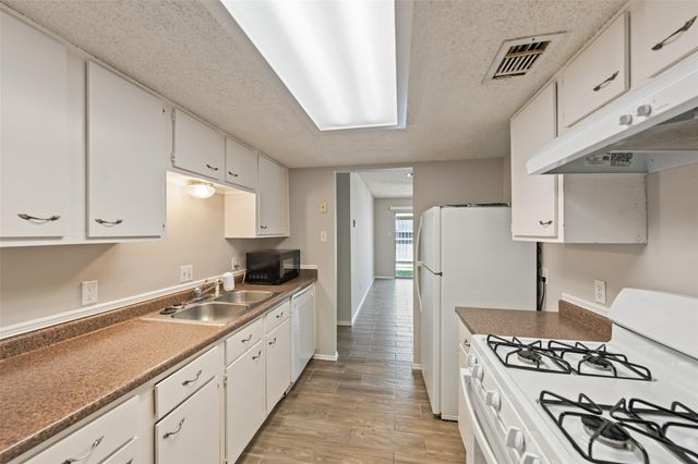 1022 Sierra Shadows Drive, Katy, TX 77450