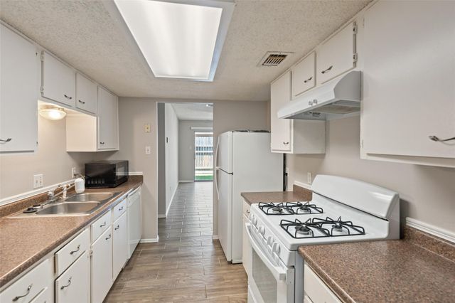 1022 Sierra Shadows Drive, Katy, TX 77450