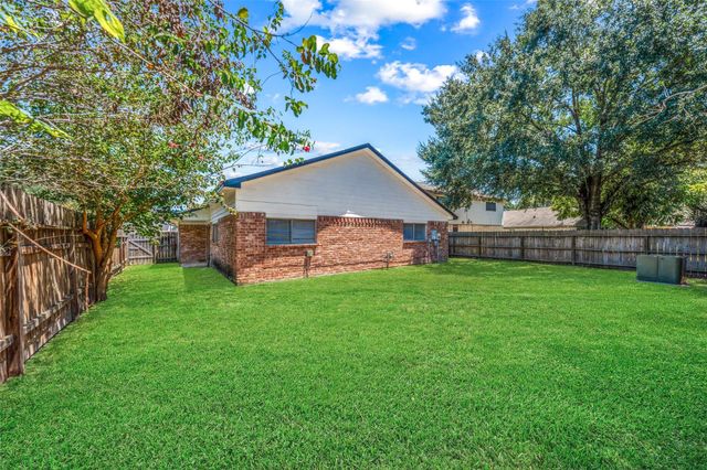 1022 Sierra Shadows Drive, Katy, TX 77450