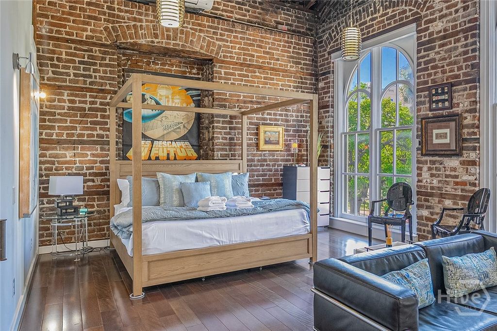 Image 12 of property listing at 42 E Bay Street 5, Savannah, GA 31401