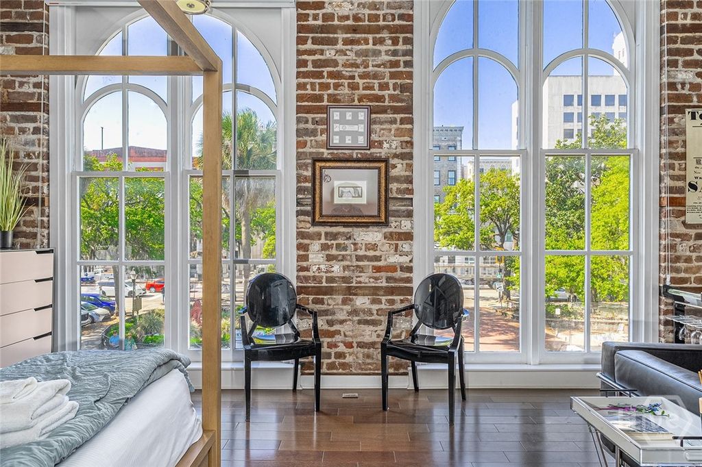 Image 14 of property listing at 42 E Bay Street 5, Savannah, GA 31401