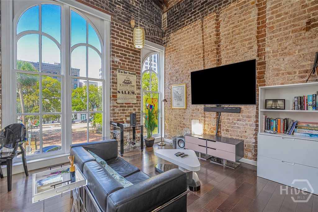 Image 15 of property listing at 42 E Bay Street 5, Savannah, GA 31401