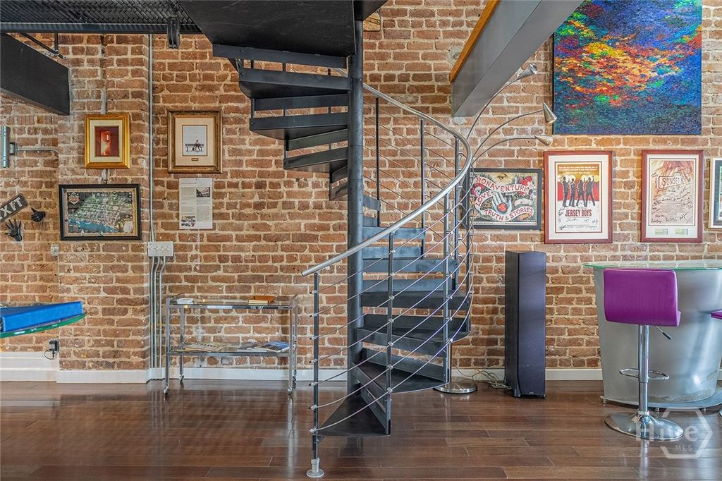 Image 21 of property listing at 42 E Bay Street 5, Savannah, GA 31401