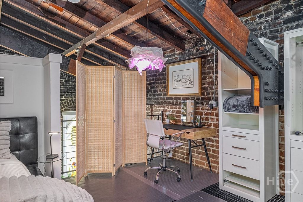 Image 23 of property listing at 42 E Bay Street 5, Savannah, GA 31401