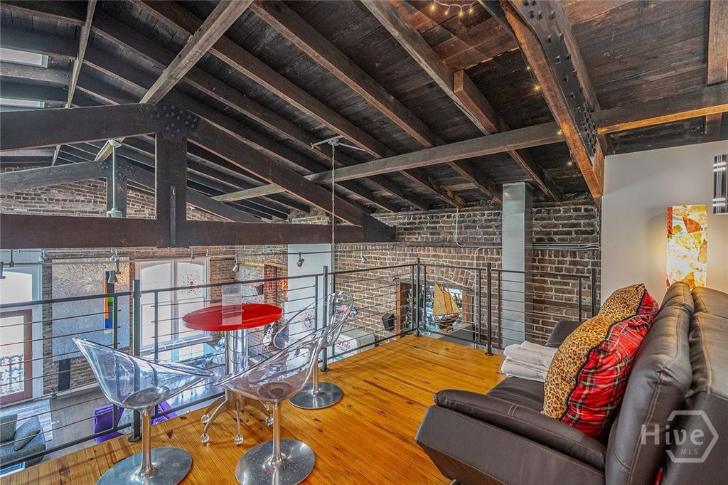 Image 26 of property listing at 42 E Bay Street 5, Savannah, GA 31401