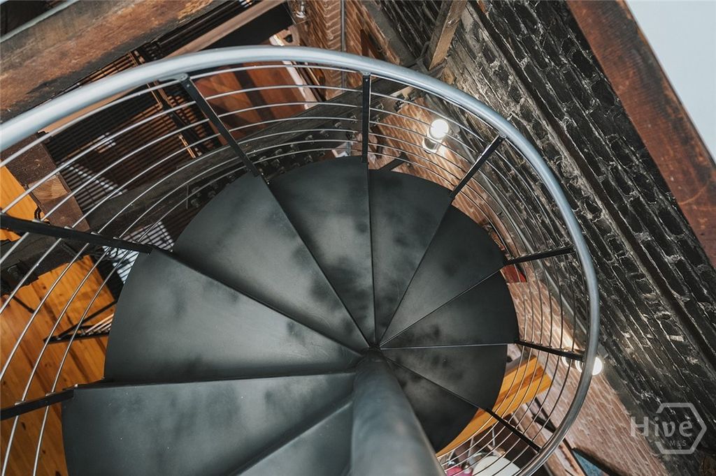 Image 28 of property listing at 42 E Bay Street 5, Savannah, GA 31401